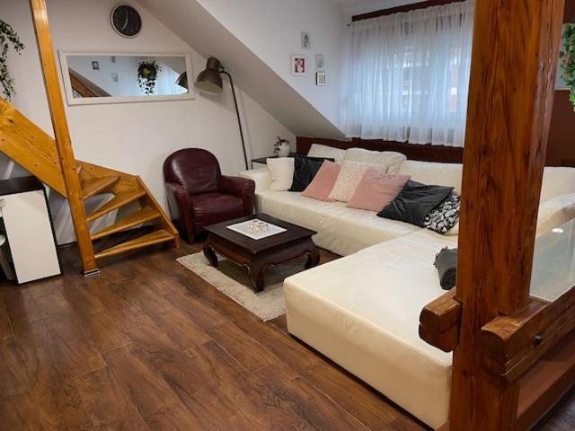 Ella Apartment *